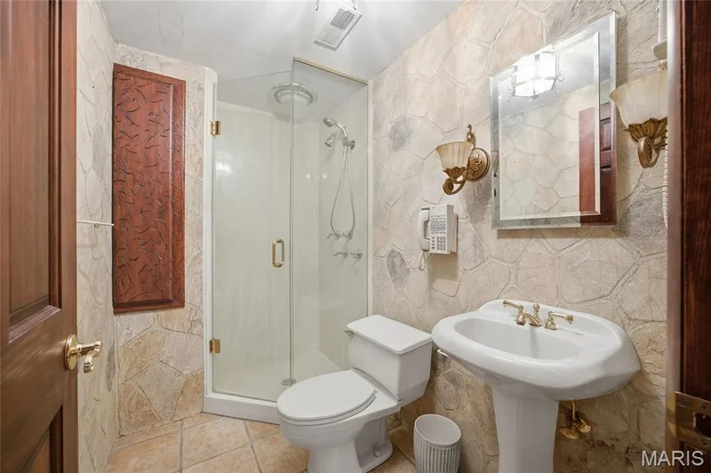 Full bathroom in the lower level — 76 River Valley Drive, Chesterfield, MO 63017