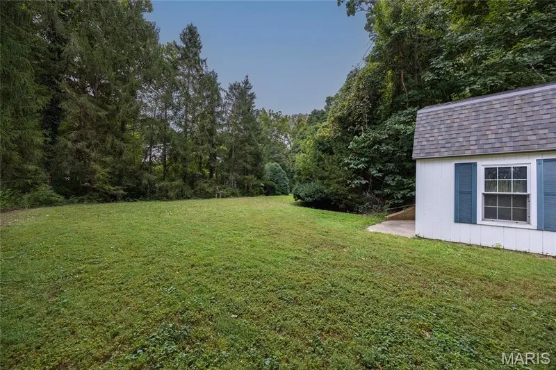level green space and plenty of additional storage in the barn. — 76 River Valley Drive, Chesterfield, MO 63017