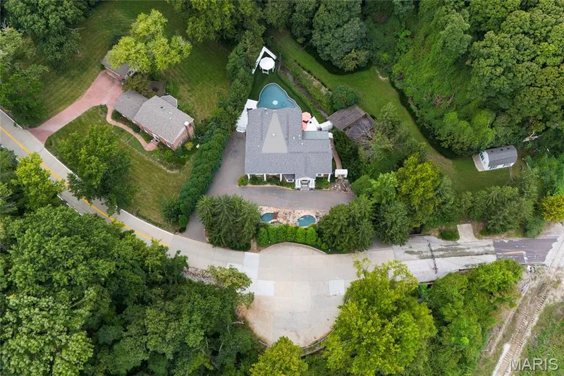 Quiet dead end street — 76 River Valley Drive, Chesterfield, MO 63017