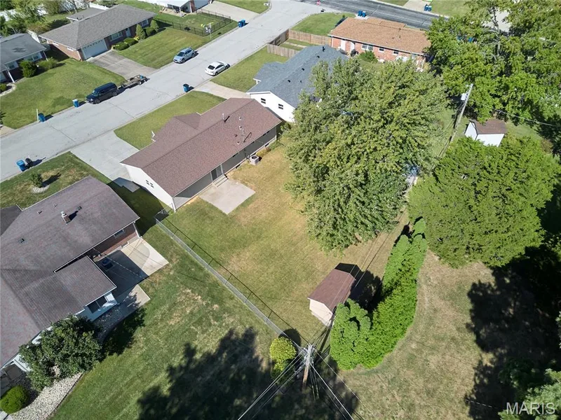 2944 Elmcrest Drive, St Charles, MO 63301 — listing photo 2 of 28
