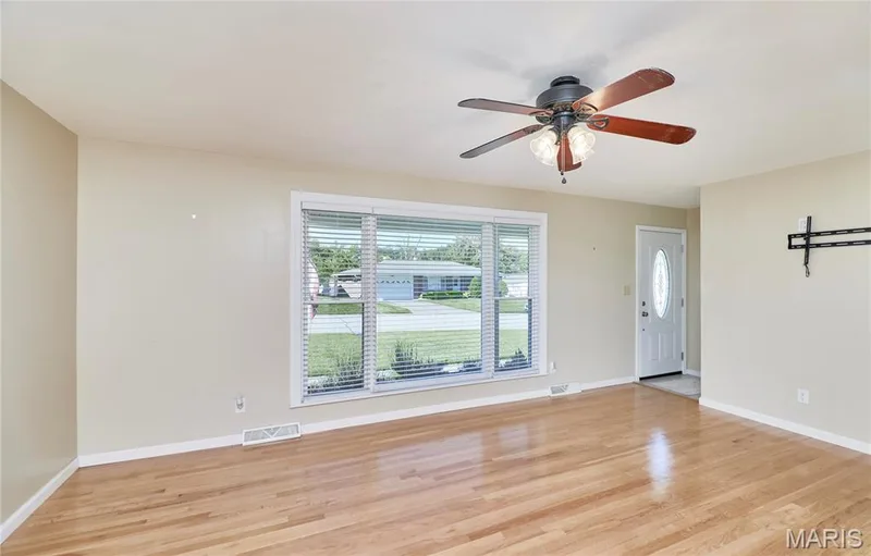 2944 Elmcrest Drive, St Charles, MO 63301 — listing photo 6 of 28