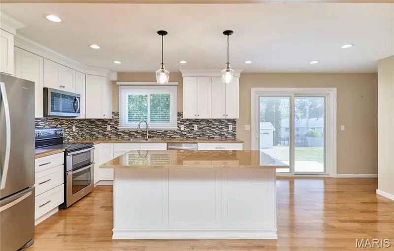 2944 Elmcrest Drive, St Charles, MO 63301 — listing photo 9 of 28