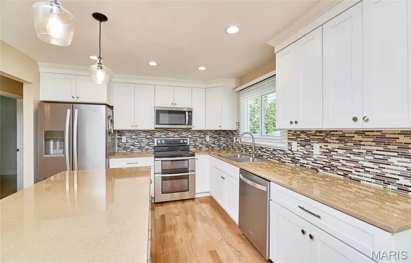 2944 Elmcrest Drive, St Charles, MO 63301 — listing photo 10 of 28