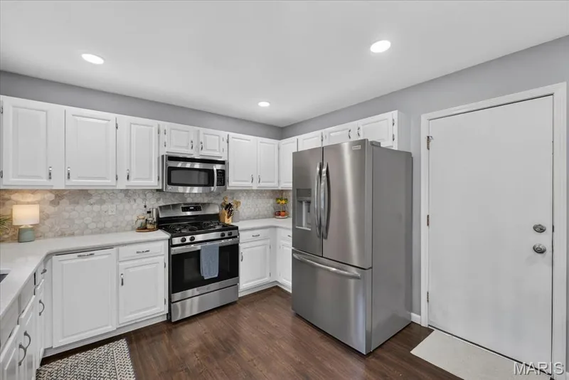 Refrigerator stays-only a year old! — 3037 Valley Vista Drive, St Peters, MO 63376