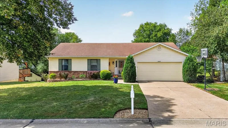 3037 Valley Vista Drive, St Peters, MO — listing photo 1