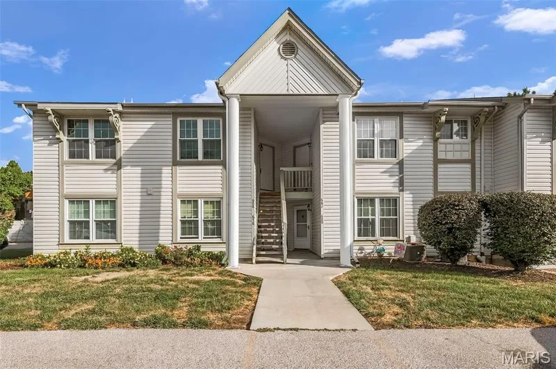 678 Sugar Trail Court #5, St Peters, MO 63376 — listing photo 2 of 23
