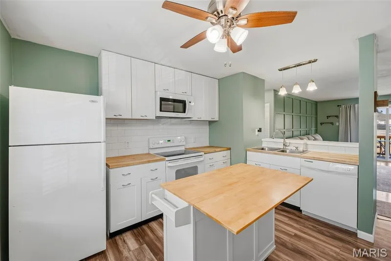 678 Sugar Trail Court #5, St Peters, MO 63376 — listing photo 4 of 23