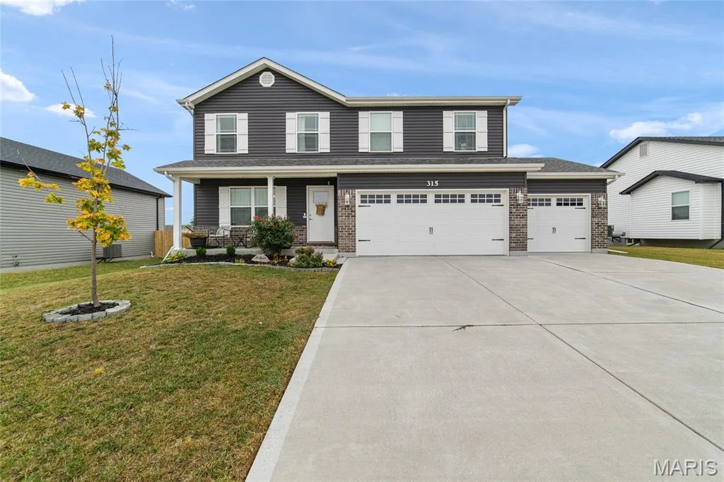 315 Katie Lynn Drive, Wentzville, MO 63385 — listing photo 1 of 25