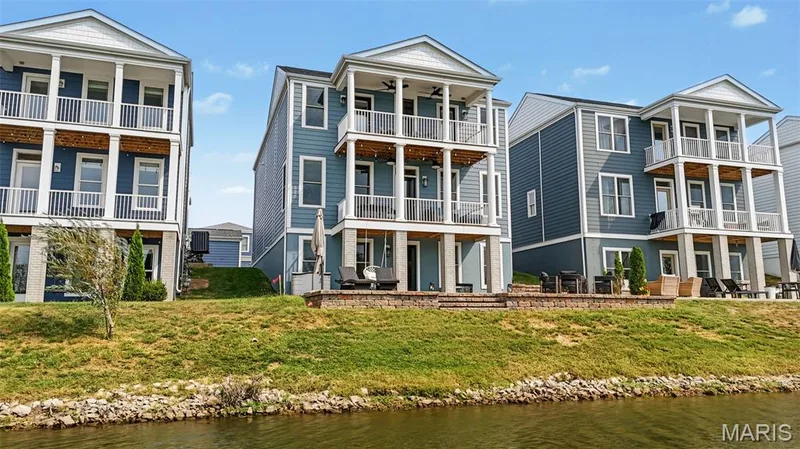130 Suntan Way, St Charles, MO 63301 — listing photo 2 of 59