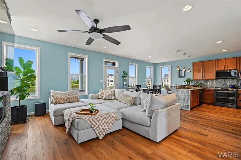 130 Suntan Way, St Charles, MO 63301 — listing photo 15 of 59