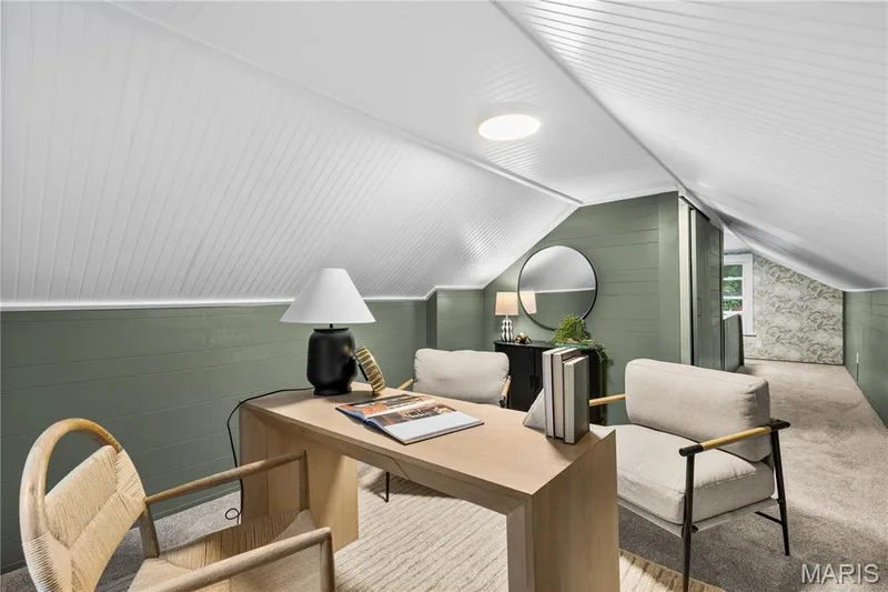 Vaulted paneled ceiling, horizontal wall paneling, built-in shelving, recessed ceiling lighting, and wall-to-wall carpeting — 924 N Benton Avenue, St Charles, MO 63301