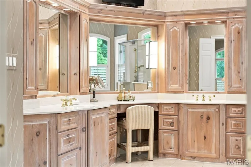 17712 Sugarberry Court, Chesterfield, MO 63005 — listing photo 35 of 98
