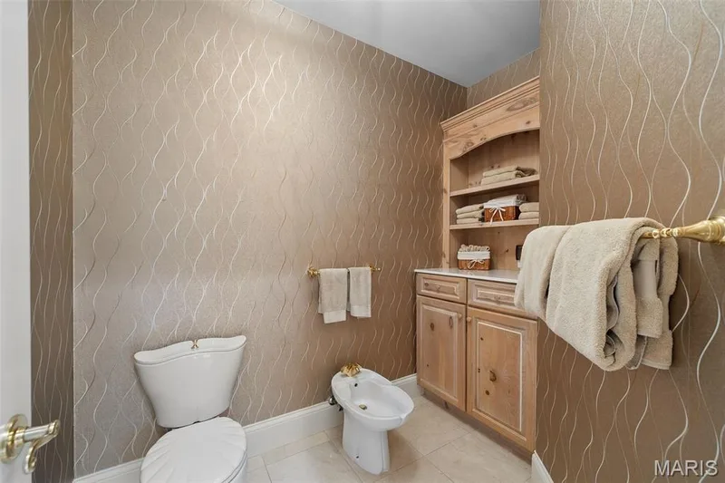 17712 Sugarberry Court, Chesterfield, MO 63005 — listing photo 38 of 98