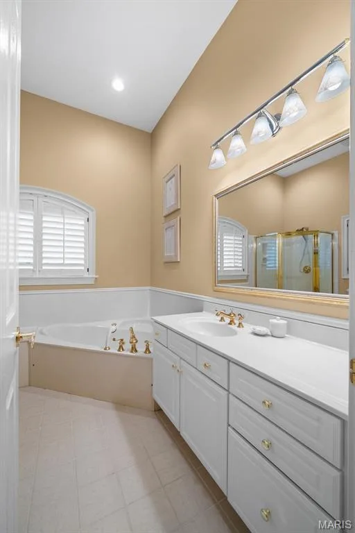 17712 Sugarberry Court, Chesterfield, MO 63005 — listing photo 49 of 98