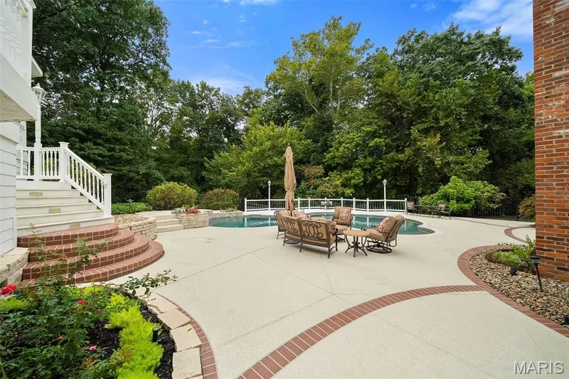 17712 Sugarberry Court, Chesterfield, MO 63005 — listing photo 82 of 98