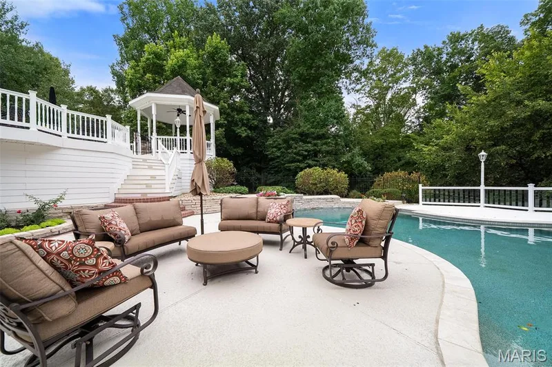 17712 Sugarberry Court, Chesterfield, MO 63005 — listing photo 83 of 98