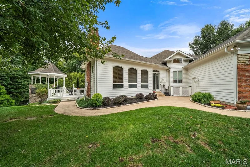 17712 Sugarberry Court, Chesterfield, MO 63005 — listing photo 87 of 98