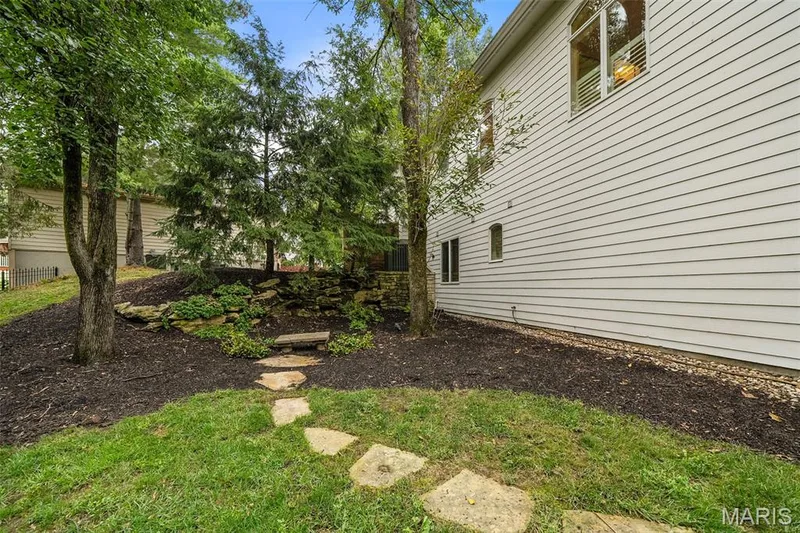 17712 Sugarberry Court, Chesterfield, MO 63005 — listing photo 89 of 98