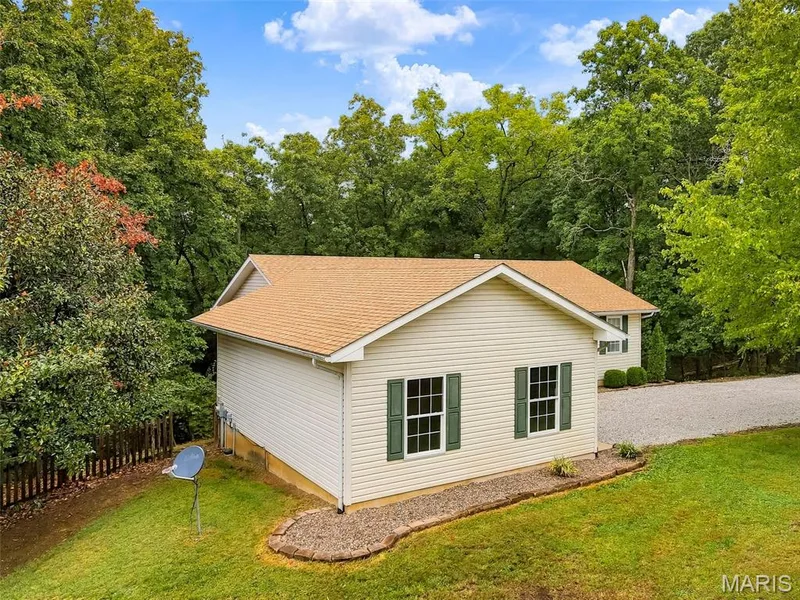 779 Schluersburg Road, Augusta, MO 63332 — listing photo 9 of 75