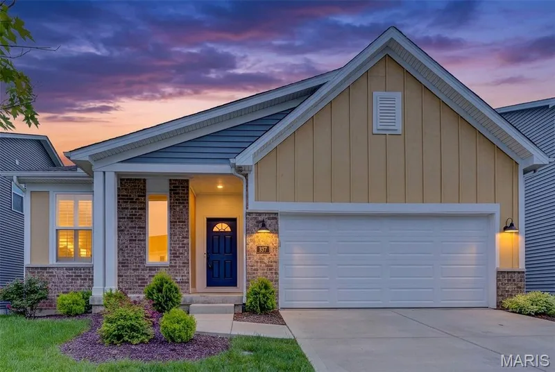 327 Dalriada Boulevard, O'Fallon, MO β listing photo 1