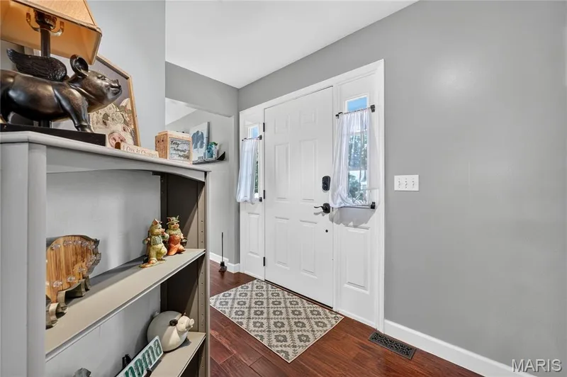 2750 Red Cedar Parc Drive, O'Fallon, MO 63368 — listing photo 4 of 58