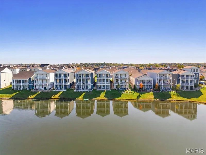 1020 Dyess Way, St Charles, MO 63301 — listing photo 3 of 79