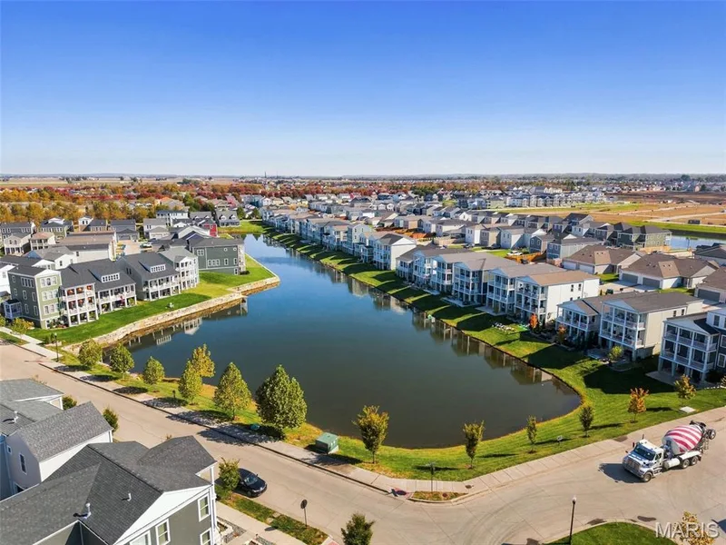 1020 Dyess Way, St Charles, MO 63301 — listing photo 5 of 79