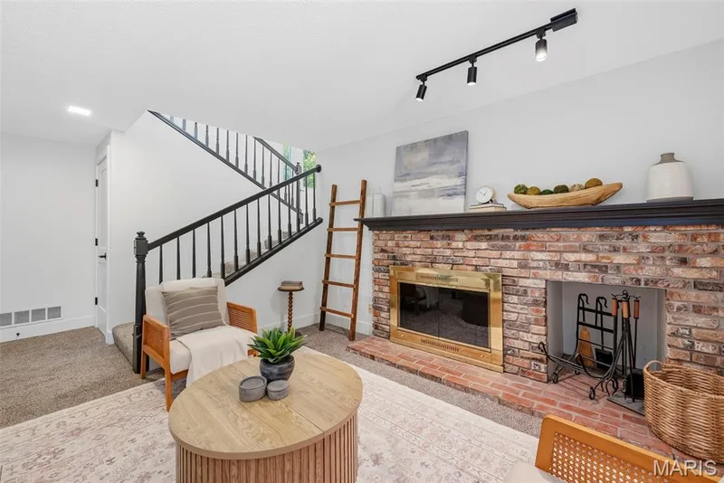 925 Ampere Place, Lake St. Louis, MO 63367 — listing photo 6 of 27