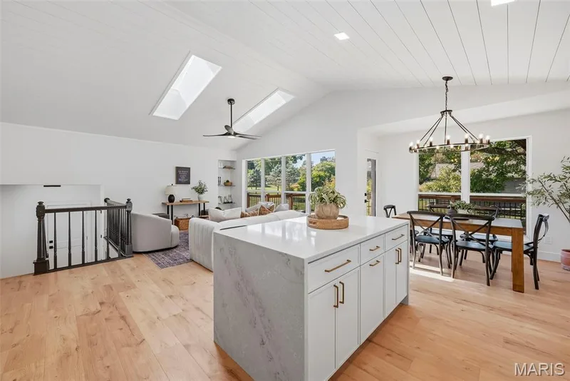 925 Ampere Place, Lake St. Louis, MO 63367 — listing photo 12 of 27