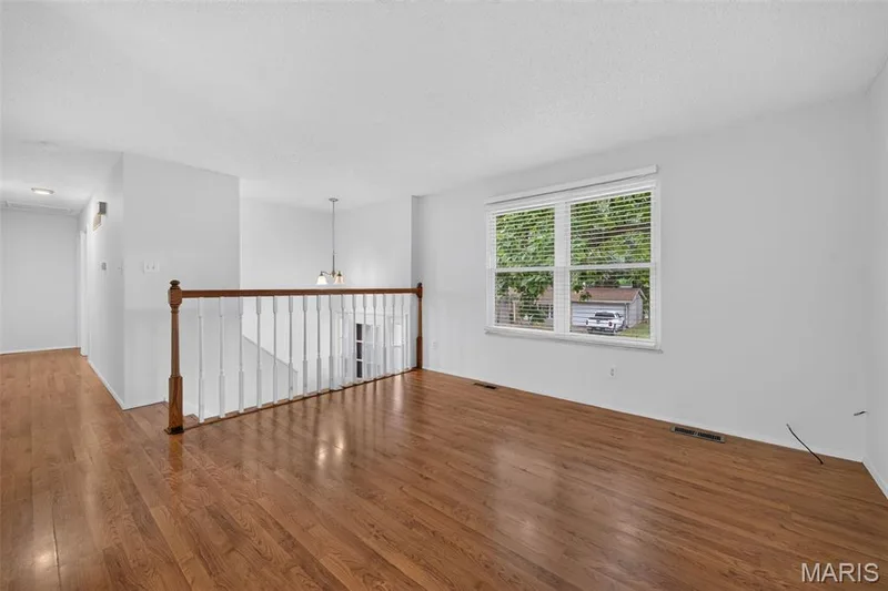 1129 Yorktown Drive, St Charles, MO 63303 — listing photo 10 of 42