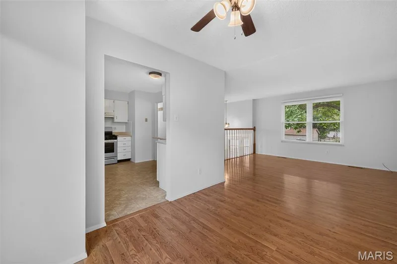1129 Yorktown Drive, St Charles, MO 63303 — listing photo 12 of 42