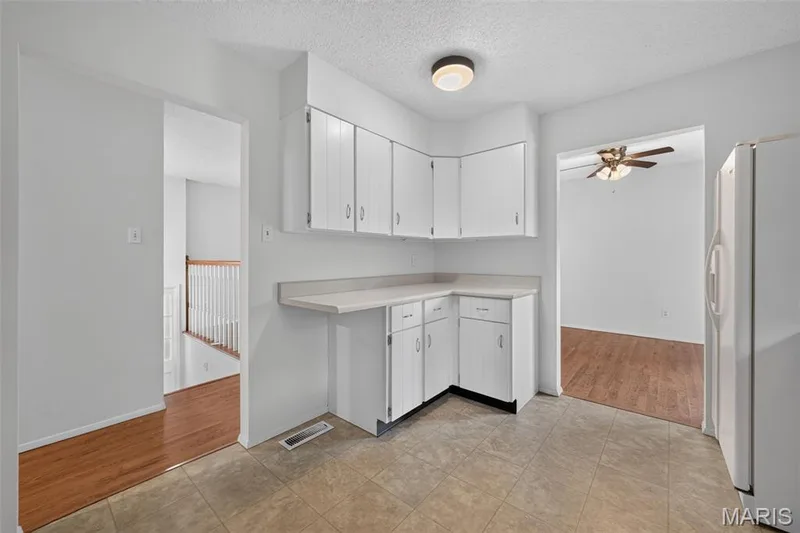 1129 Yorktown Drive, St Charles, MO 63303 — listing photo 17 of 42