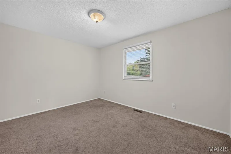 1129 Yorktown Drive, St Charles, MO 63303 — listing photo 24 of 42