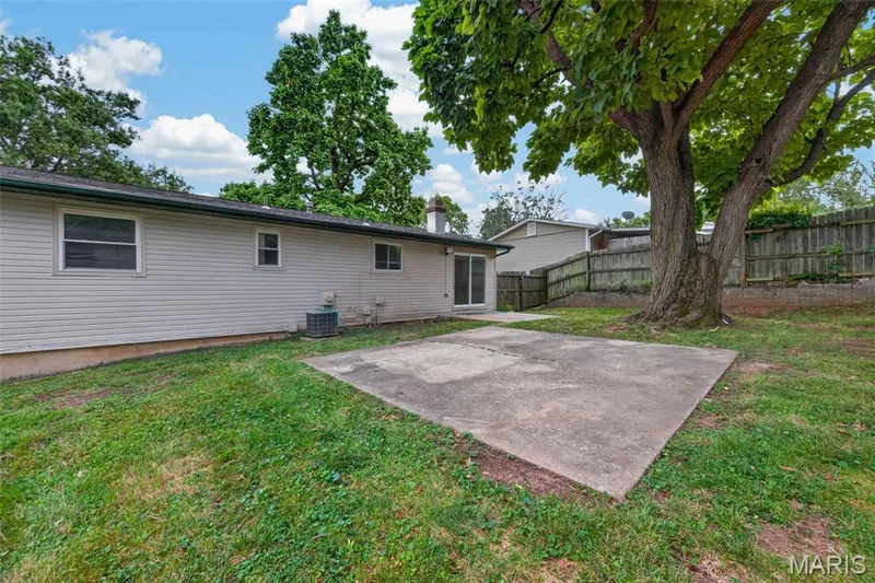 1129 Yorktown Drive, St Charles, MO 63303 — listing photo 35 of 42
