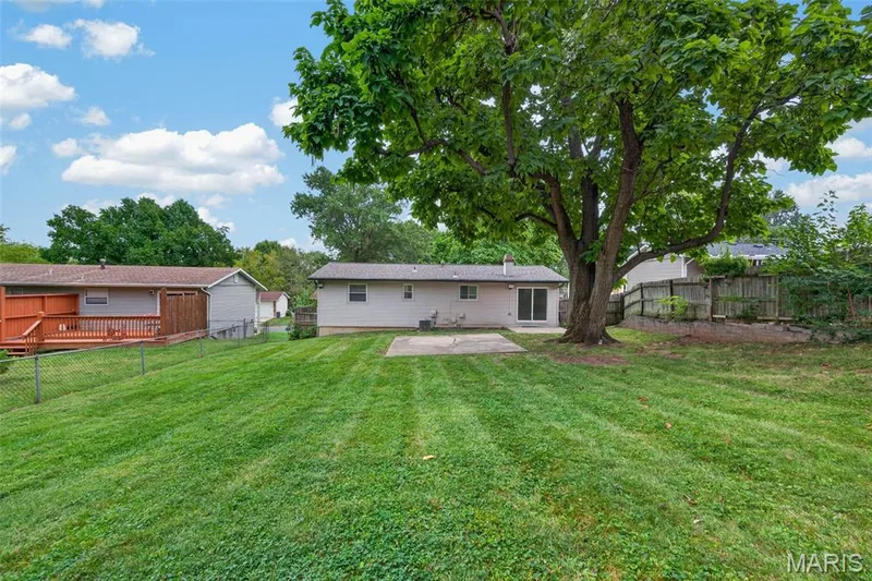 1129 Yorktown Drive, St Charles, MO 63303 — listing photo 37 of 42