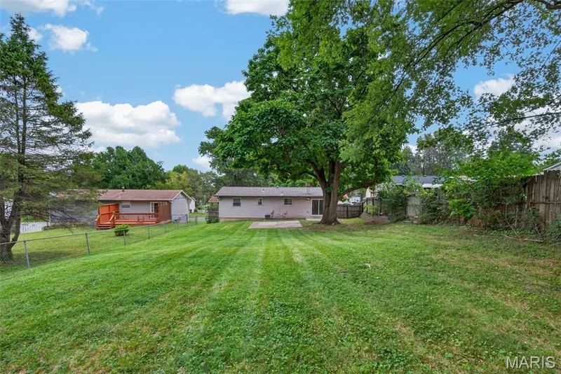 1129 Yorktown Drive, St Charles, MO 63303 — listing photo 40 of 42