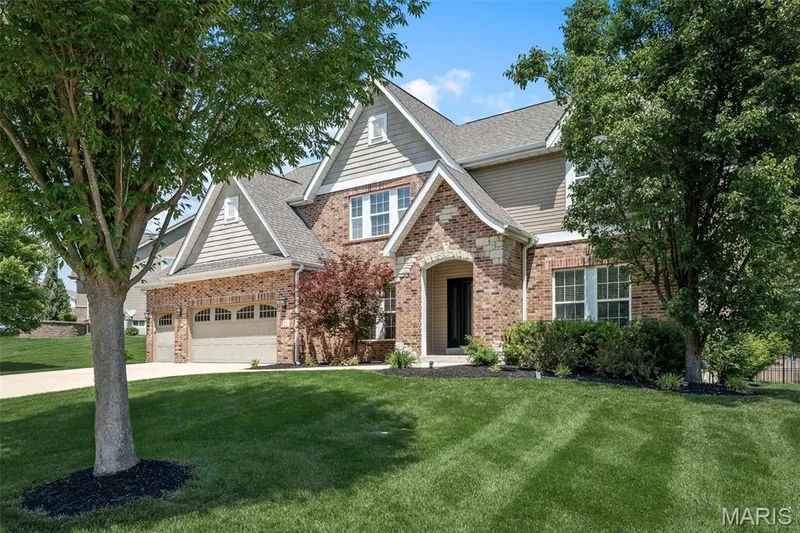 121 Fox Haven Drive, O'Fallon, MO 63368 — listing photo 2 of 59