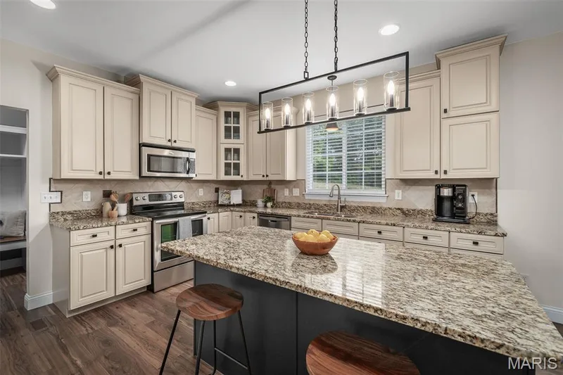 121 Fox Haven Drive, O'Fallon, MO 63368 — listing photo 3 of 59