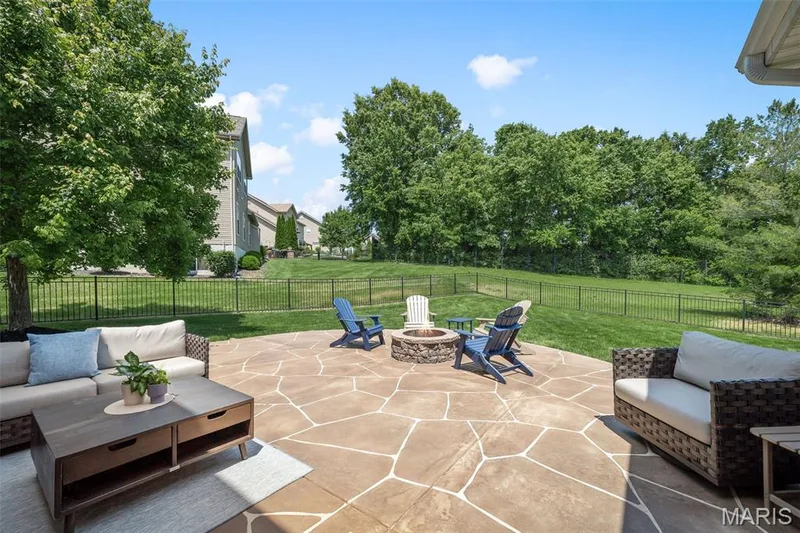 121 Fox Haven Drive, O'Fallon, MO 63368 — listing photo 6 of 59