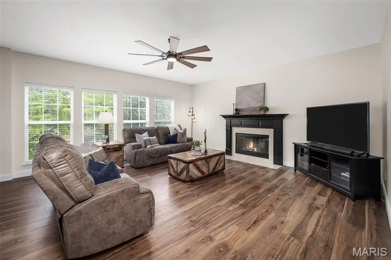 121 Fox Haven Drive, O'Fallon, MO 63368 — listing photo 9 of 59