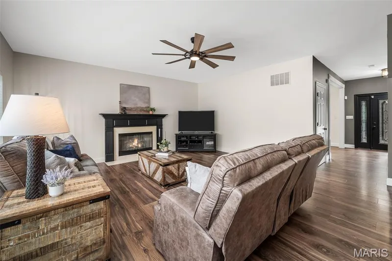 121 Fox Haven Drive, O'Fallon, MO 63368 — listing photo 10 of 59