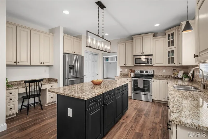 121 Fox Haven Drive, O'Fallon, MO 63368 — listing photo 15 of 59