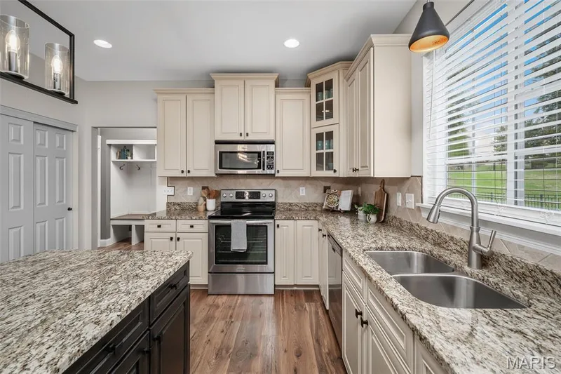121 Fox Haven Drive, O'Fallon, MO 63368 — listing photo 16 of 59