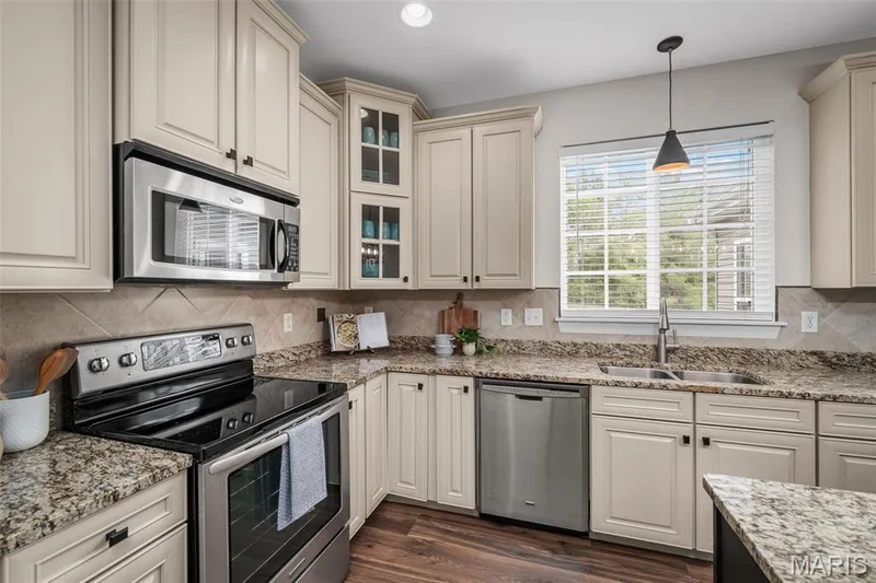 121 Fox Haven Drive, O'Fallon, MO 63368 — listing photo 17 of 59