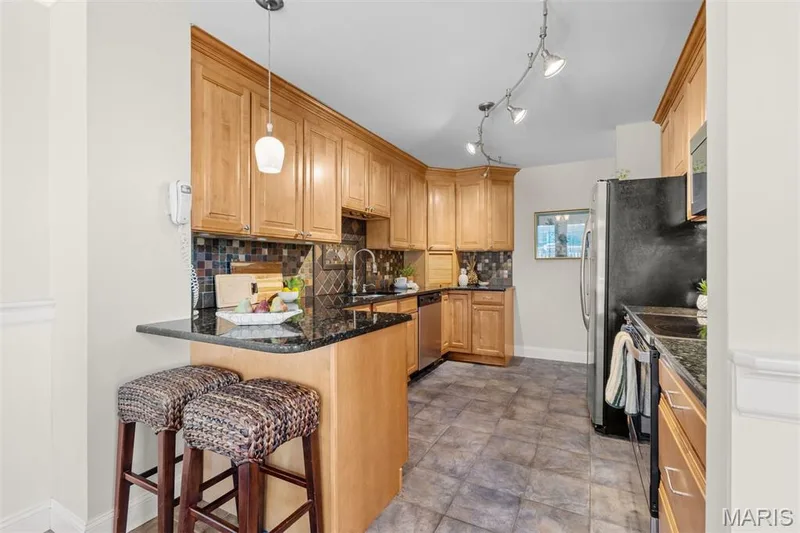 898 Westerfield Drive #1, Weldon Spring, MO 63304 — listing photo 8 of 34