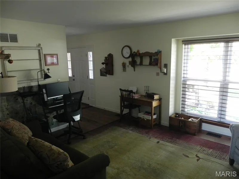 4 Tinsmith Court, St Charles, MO 63366 — listing photo 5 of 10