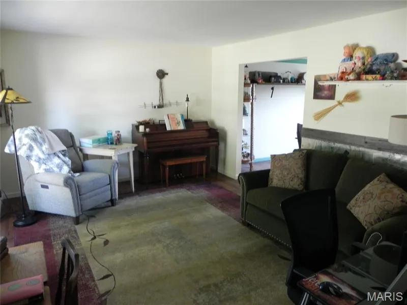 4 Tinsmith Court, St Charles, MO 63366 — listing photo 6 of 10