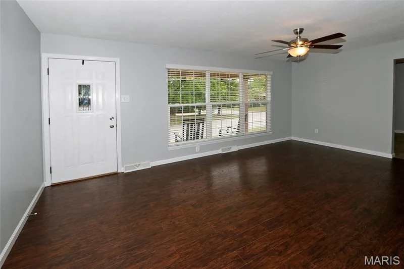 3001 W Adams, St Charles, MO 63301 — listing photo 2 of 32