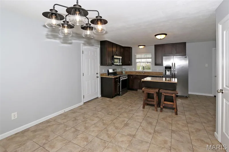 3001 W Adams, St Charles, MO 63301 — listing photo 11 of 32