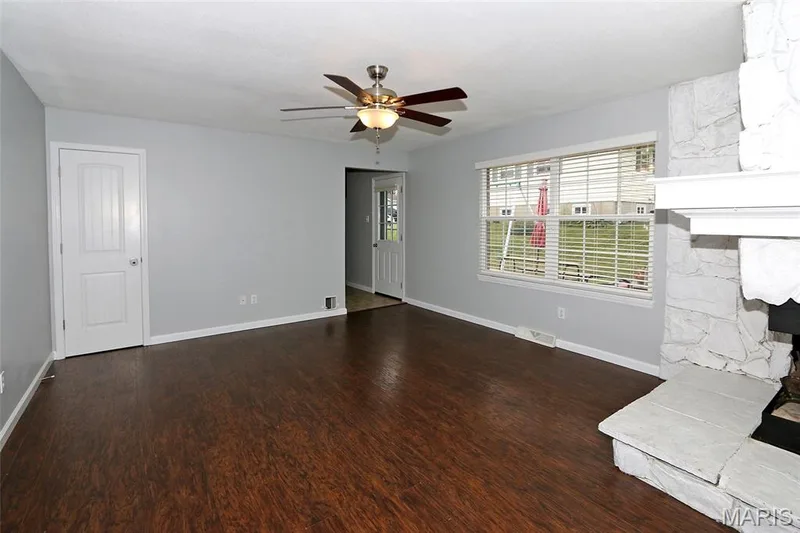 3001 W Adams, St Charles, MO 63301 — listing photo 12 of 32